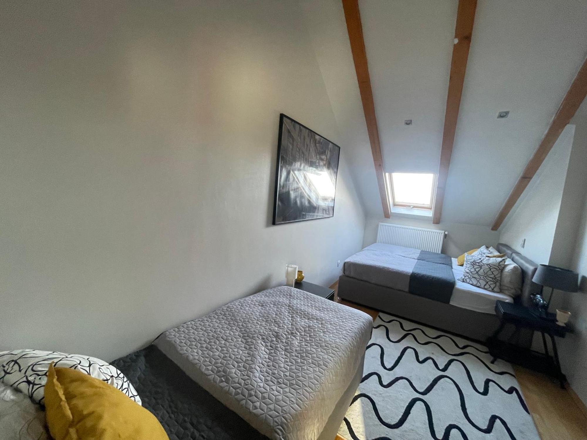 Appartement Milka - Balkon - Besplatan Parking - Samostalna Prijava Karlovac