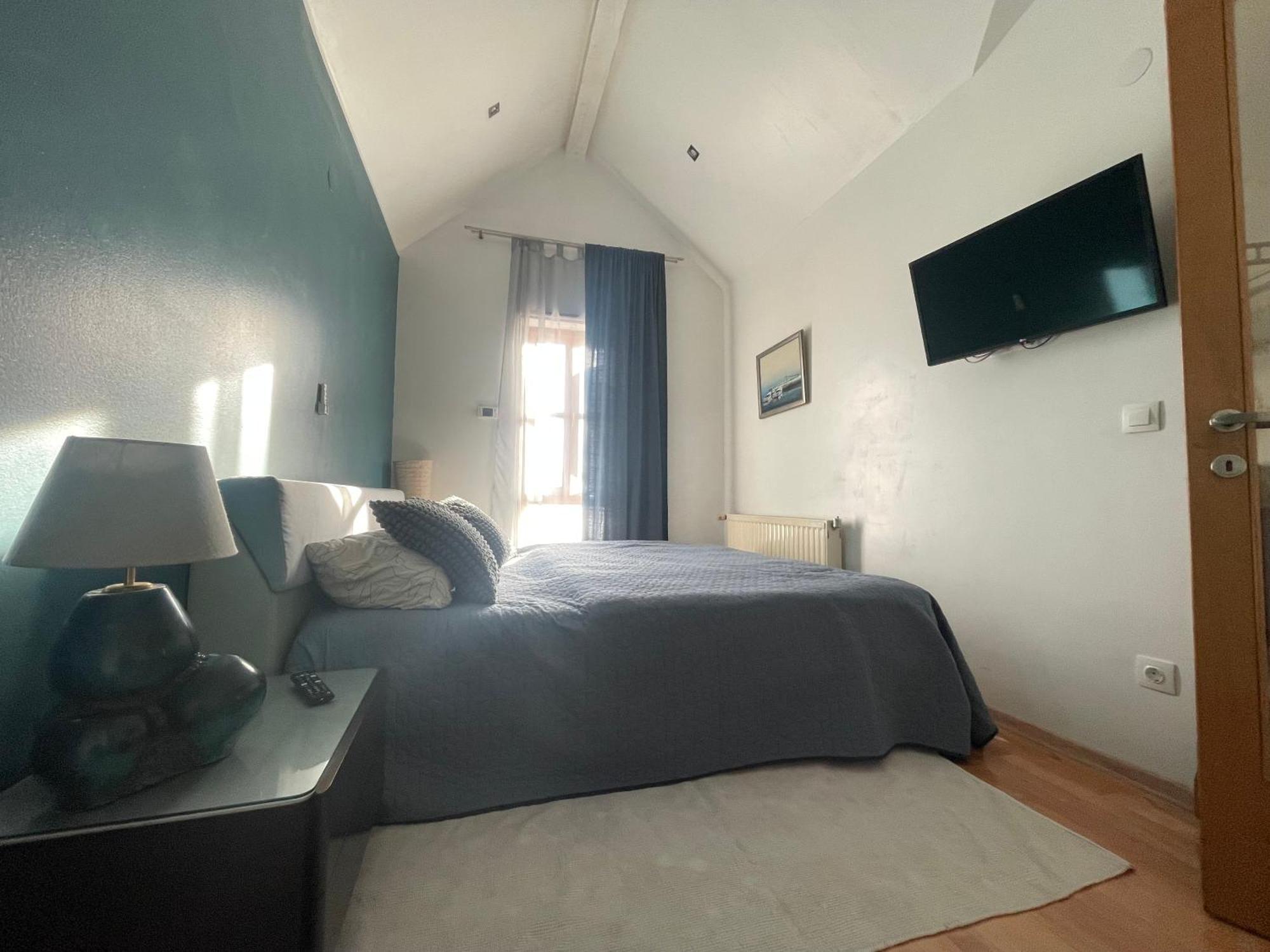 Milka - Balkon - Besplatan Parking - Samostalna Prijava Appartement Karlovac