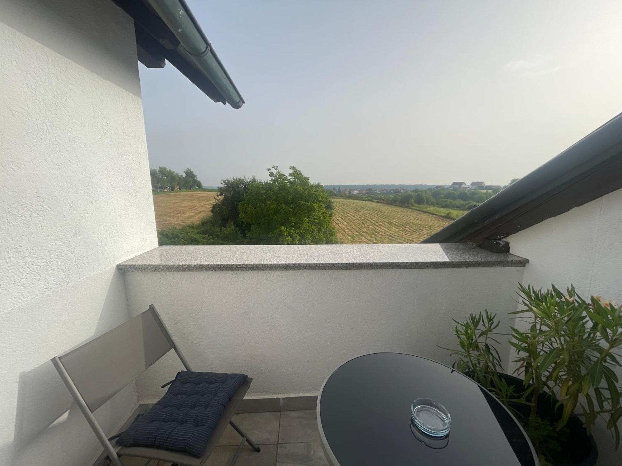Appartement Milka - Balkon - Besplatan Parking - Samostalna Prijava